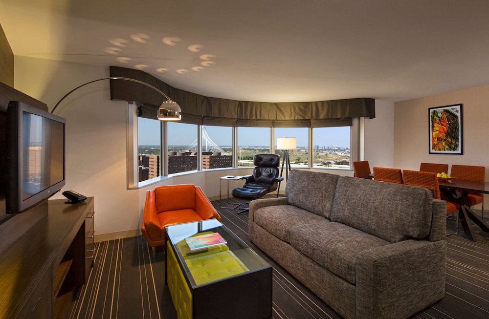 Sunset Suite - Photo 1