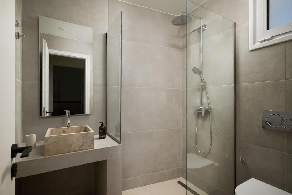 Deluxe Quadruple Room, Balcony, Sea View photo 2