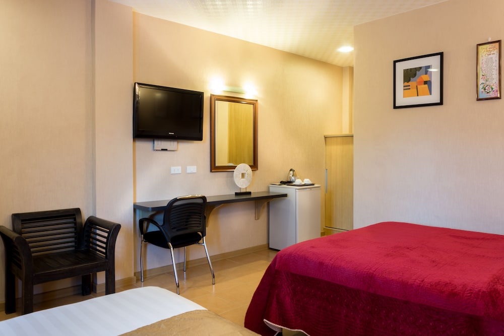 Deluxe Room - Photo 2