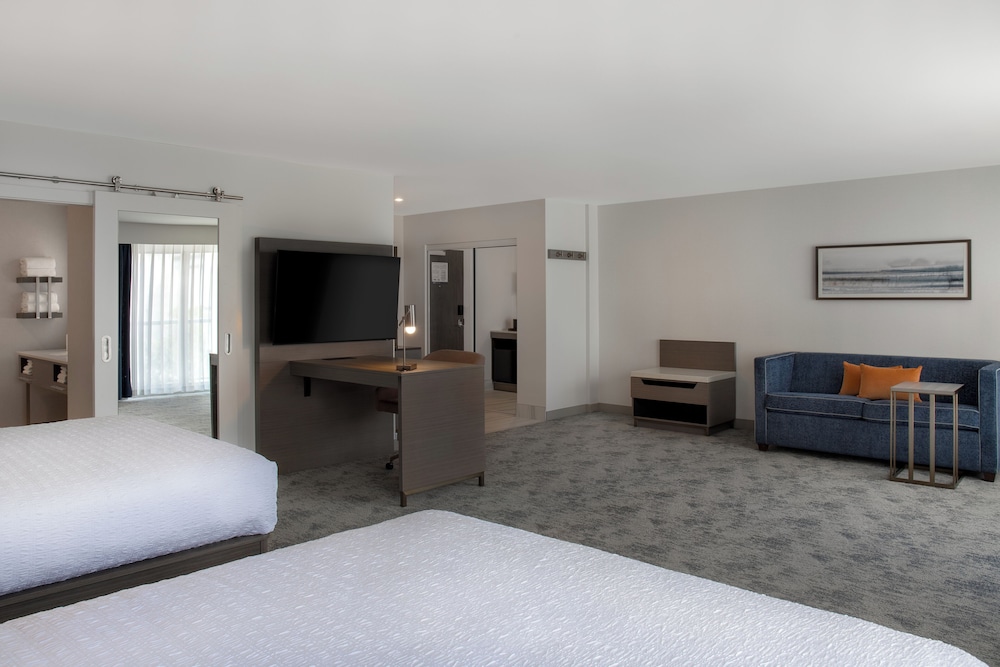 Studio, 2 Queen Beds, Accessible, Bathtub (Mobility & Hearing) - Photo 4