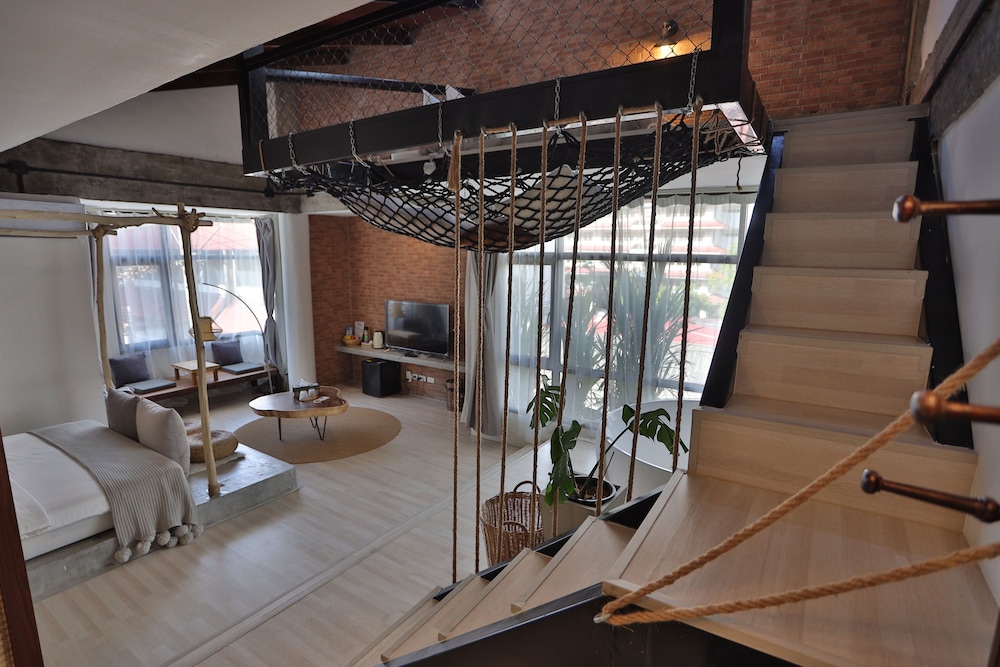 Signature Loft, 1 Bedroom, Non Smoking, Bathtub photo 3