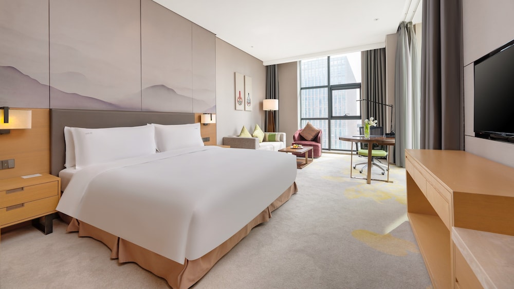 Standard Room, 1 King Bed, River View (High Floor)