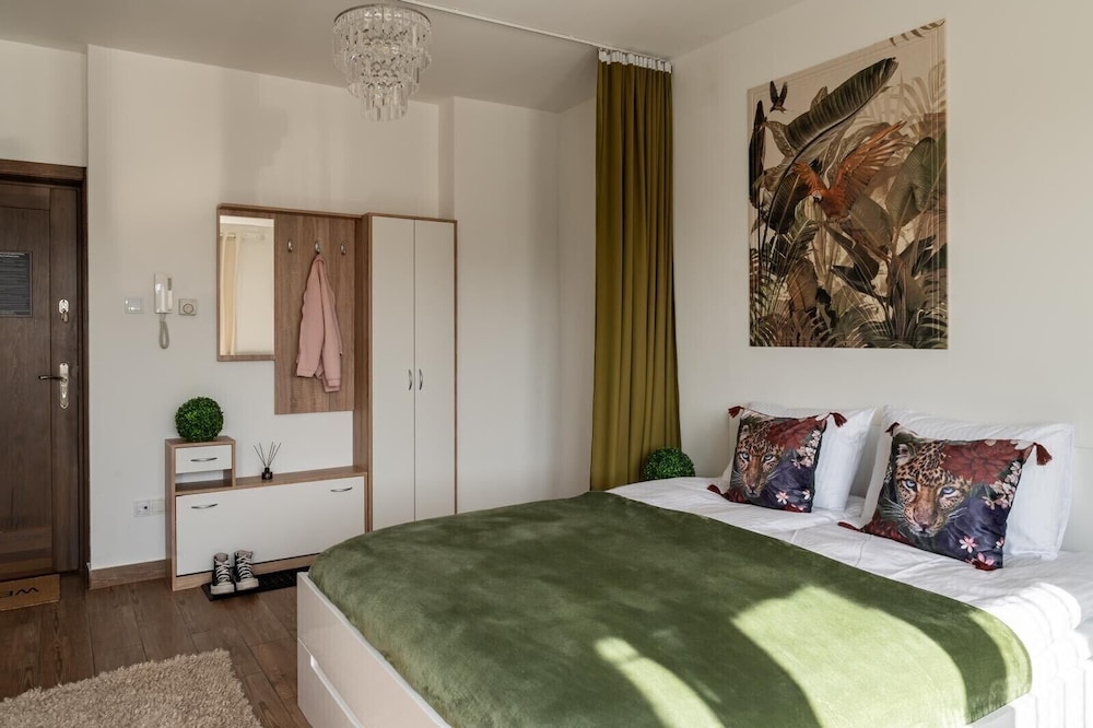 Deluxe Studio Suite, Balcony, City View photo 2
