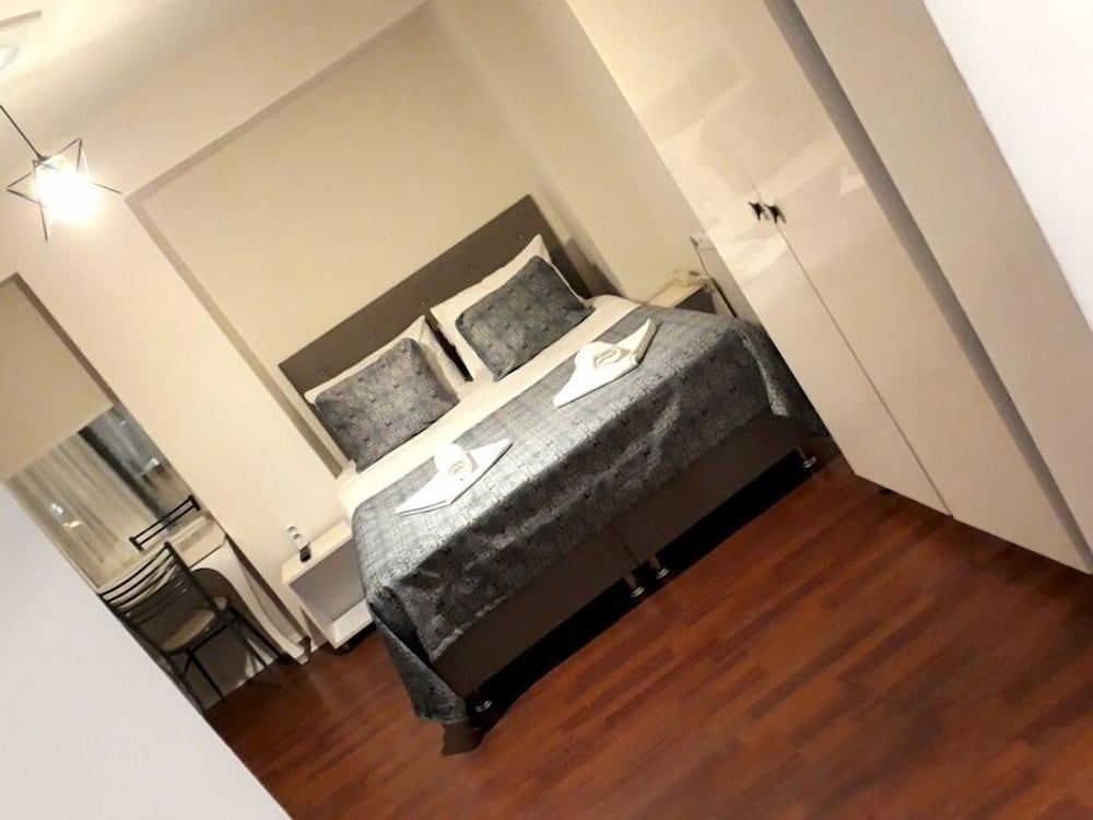 Grand Room, 1 Queen Bed, City View photo 1