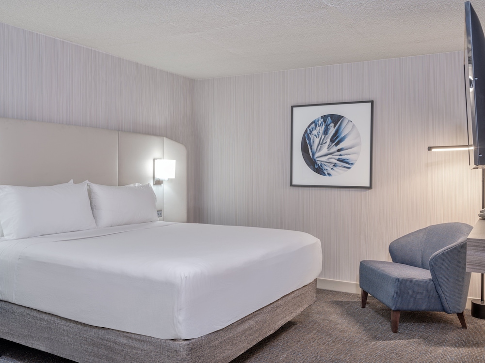 Suite, 2 Bedrooms, Accessible Bathtub (Communications) - Photo 1