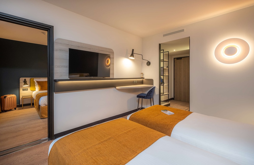 Standard Room, 2 Twin Beds - Photo 4