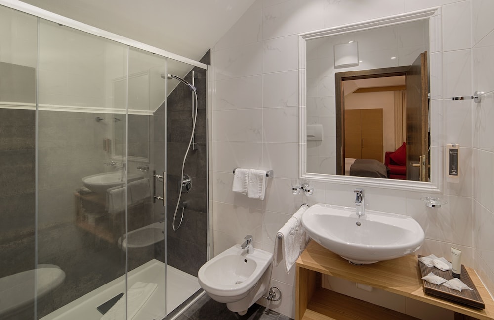 Basic Double Room photo 3