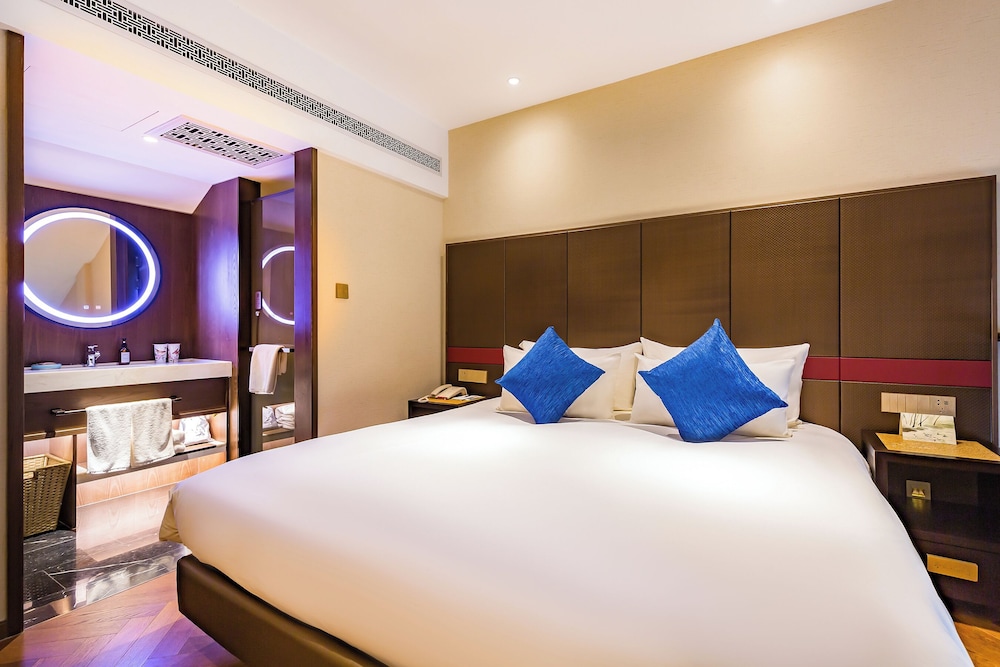 Superior Single Room, Lake View