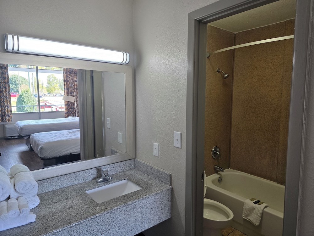 Standard Double Room - Photo 8