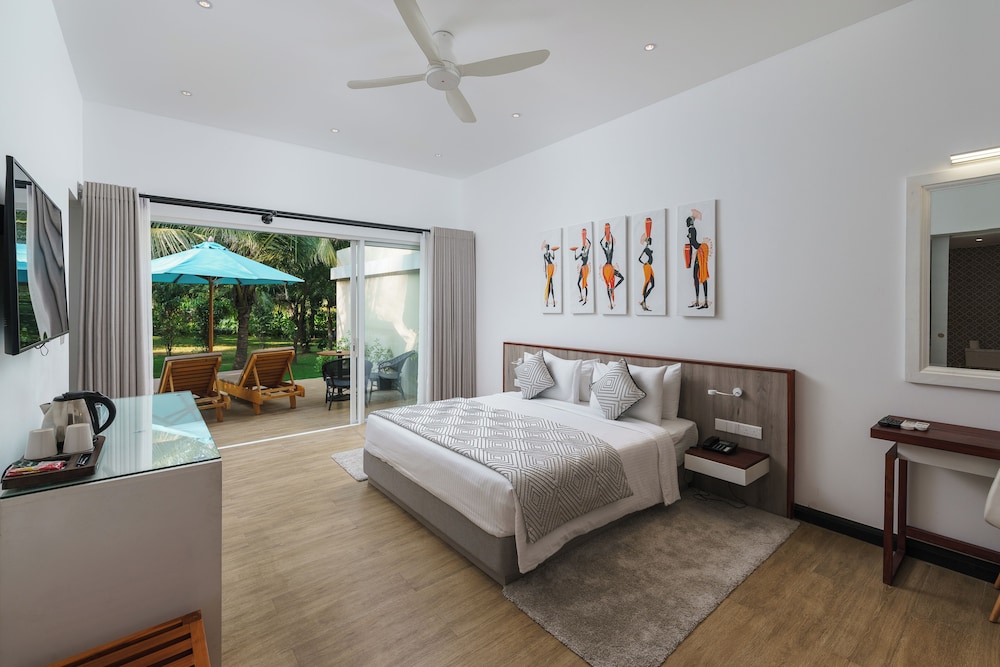 Luxury Bungalow, 1 King Bed photo 2