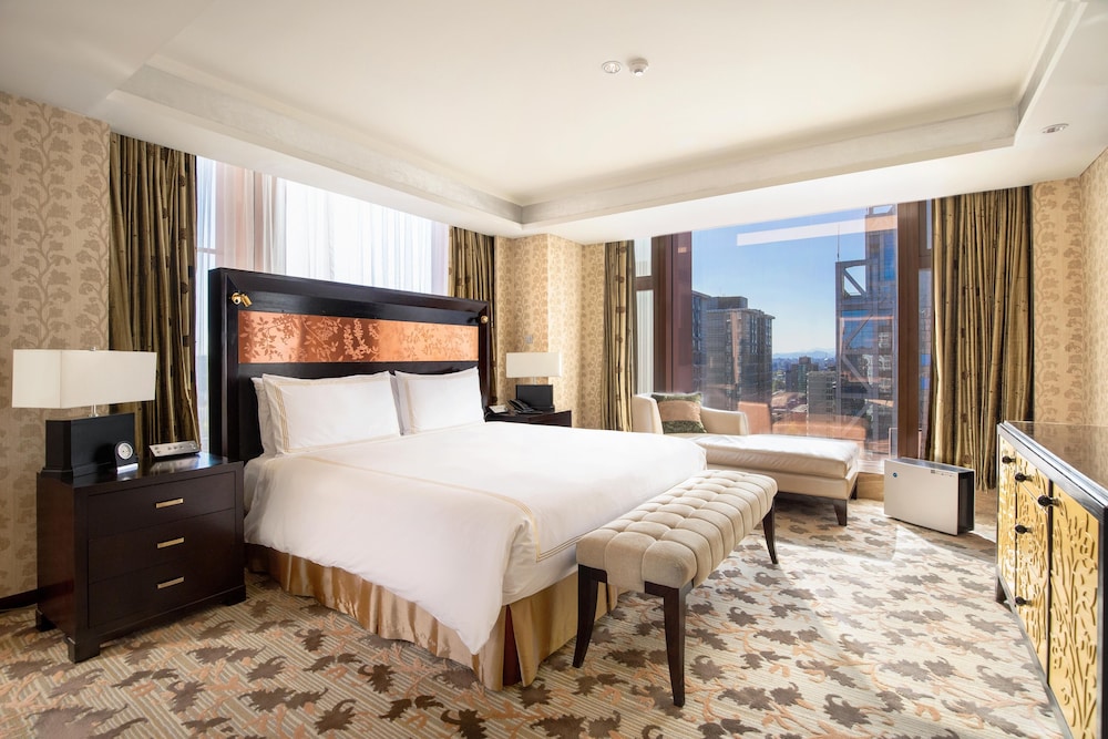 Fairmont Gold Grand Suite (Gold Lounge Access) photo 1