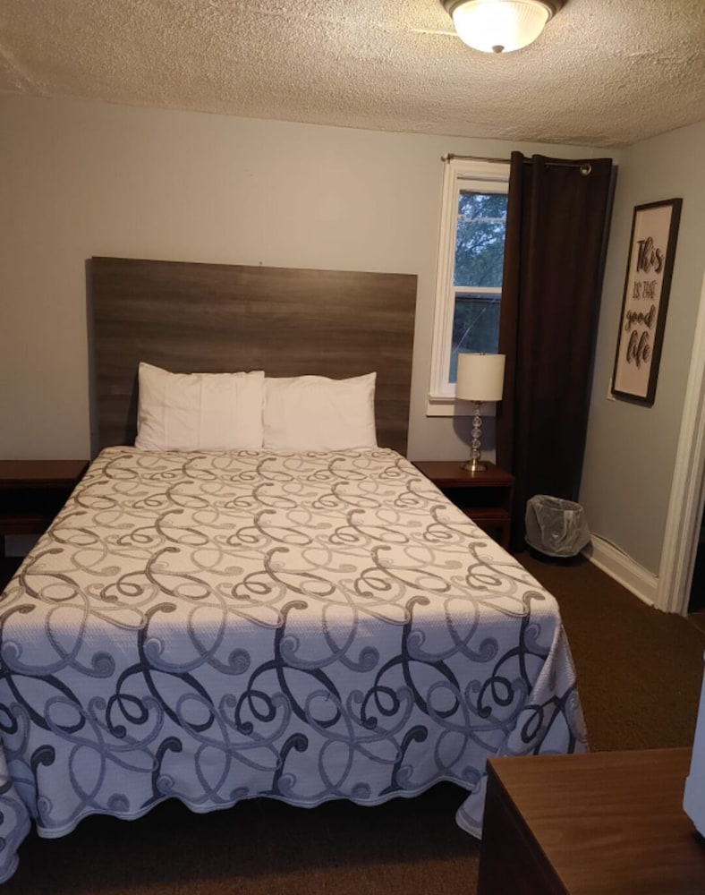 Room, 1 Queen Bed photo 1