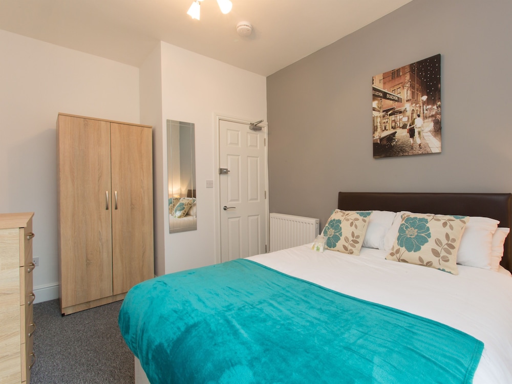 Double Room, Shared Bathroom (Room 3) photo 3