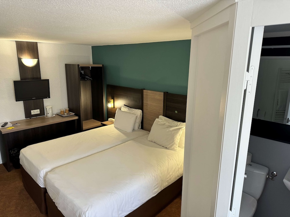 Standard Room, 2 Twin Beds photo 3