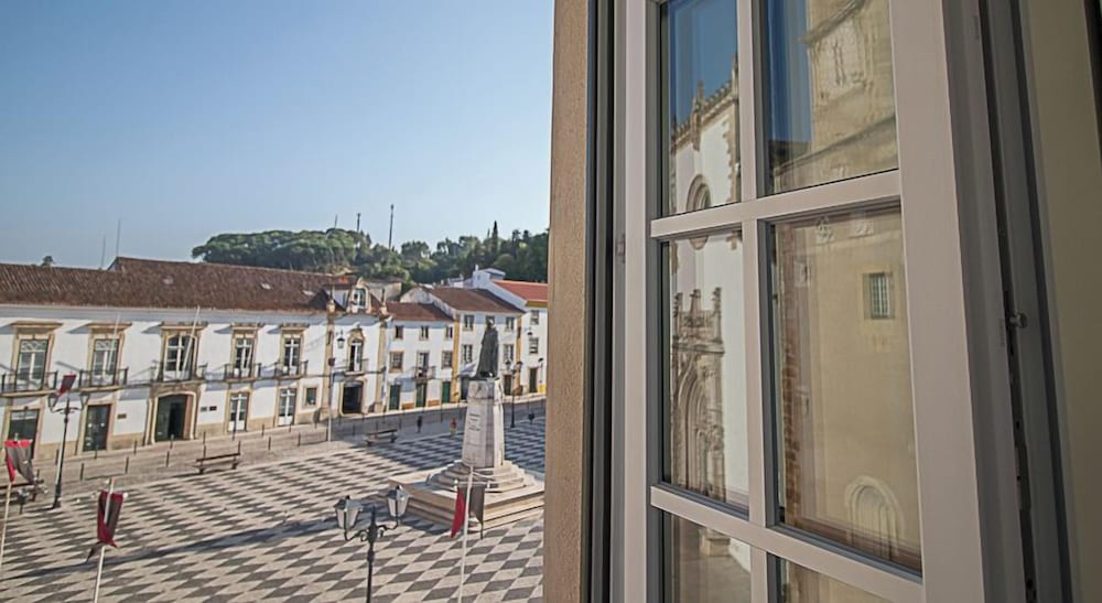 Deluxe Double Room, City View photo 3