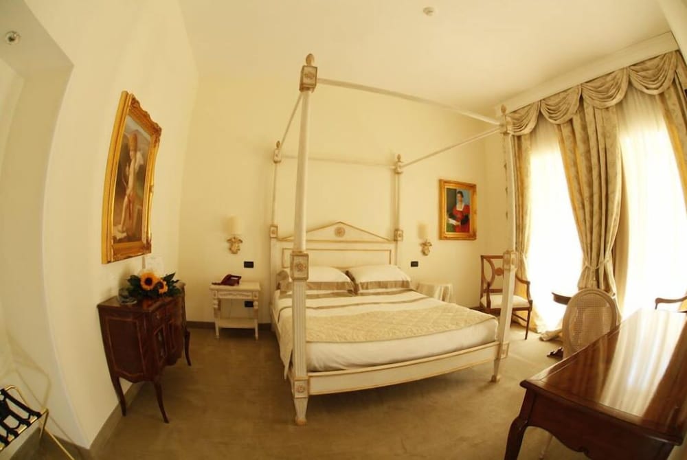 Deluxe Double Room - Photo 1