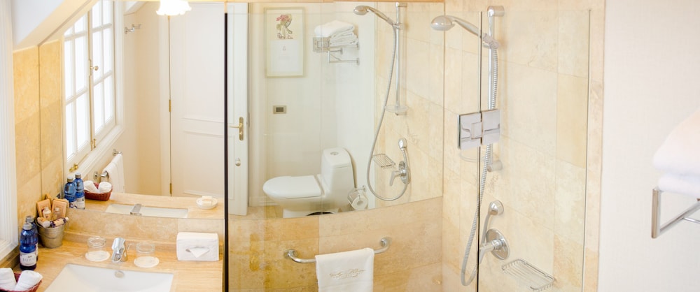 Deluxe Double Room - Photo 12