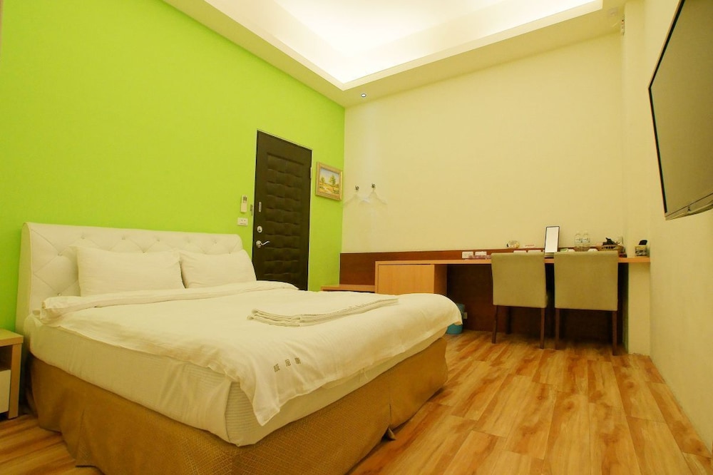 Economy Double Room, No Windows photo 3