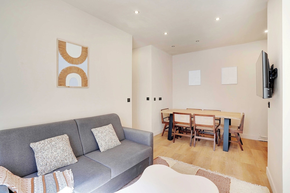 Apartment photo 1