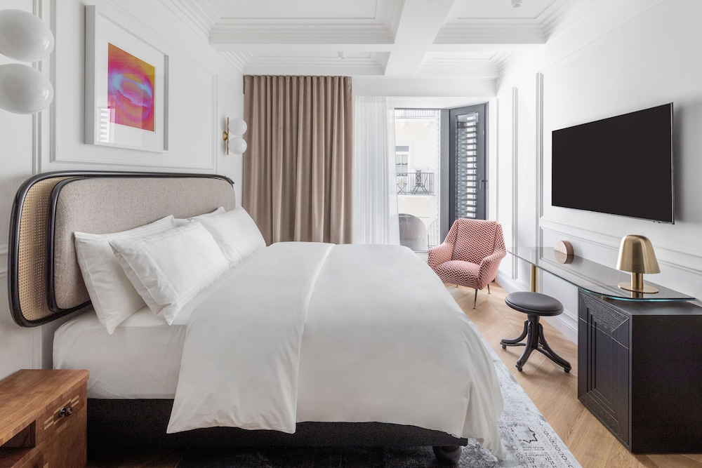 Deluxe Double Room, Courtyard View photo 2