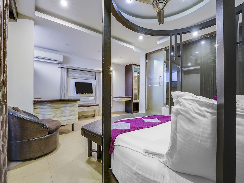 Grandeur Maharaja with Couple Jacuzzi Bathtub photo 3
