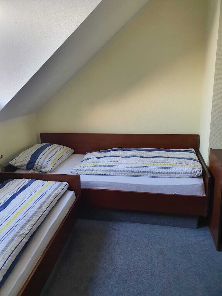 Double or Twin Room - Photo 8