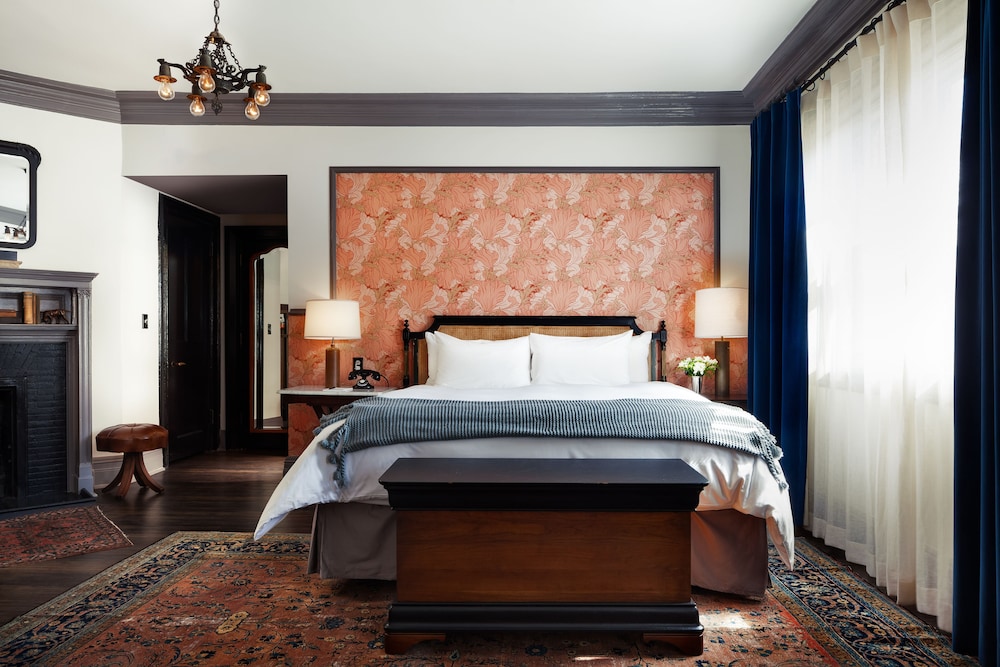 Suite (The High Line)