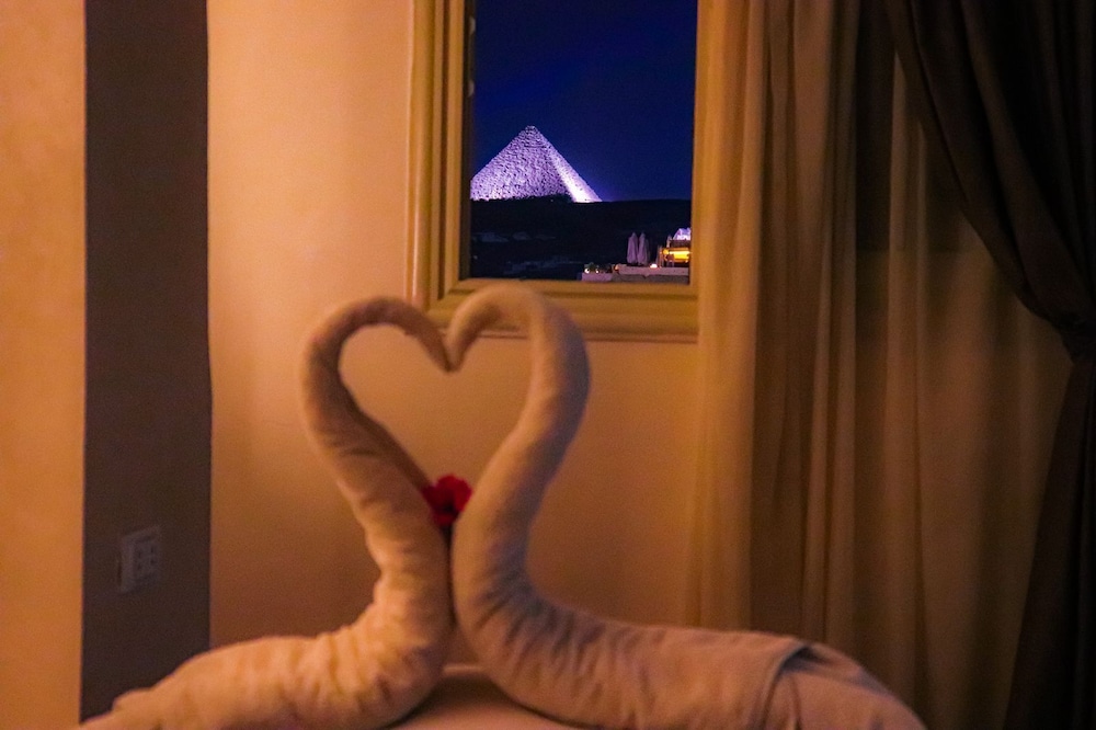Double or Twin Room with Pyramid View