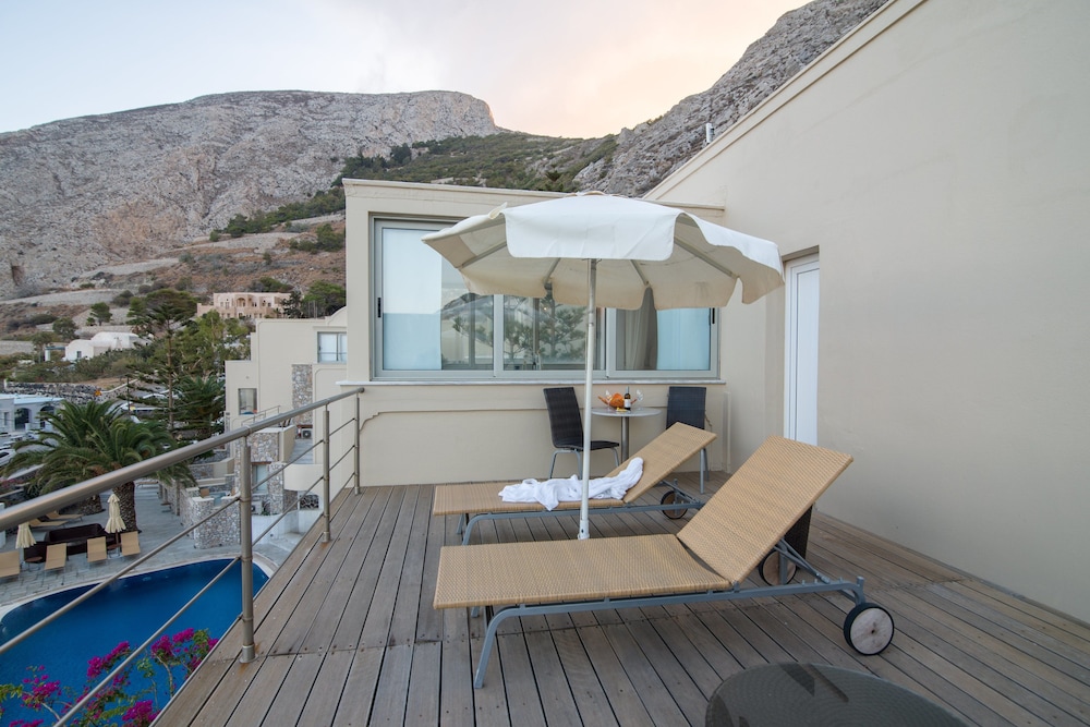 Royal Suite, Jetted Tub - Photo 8