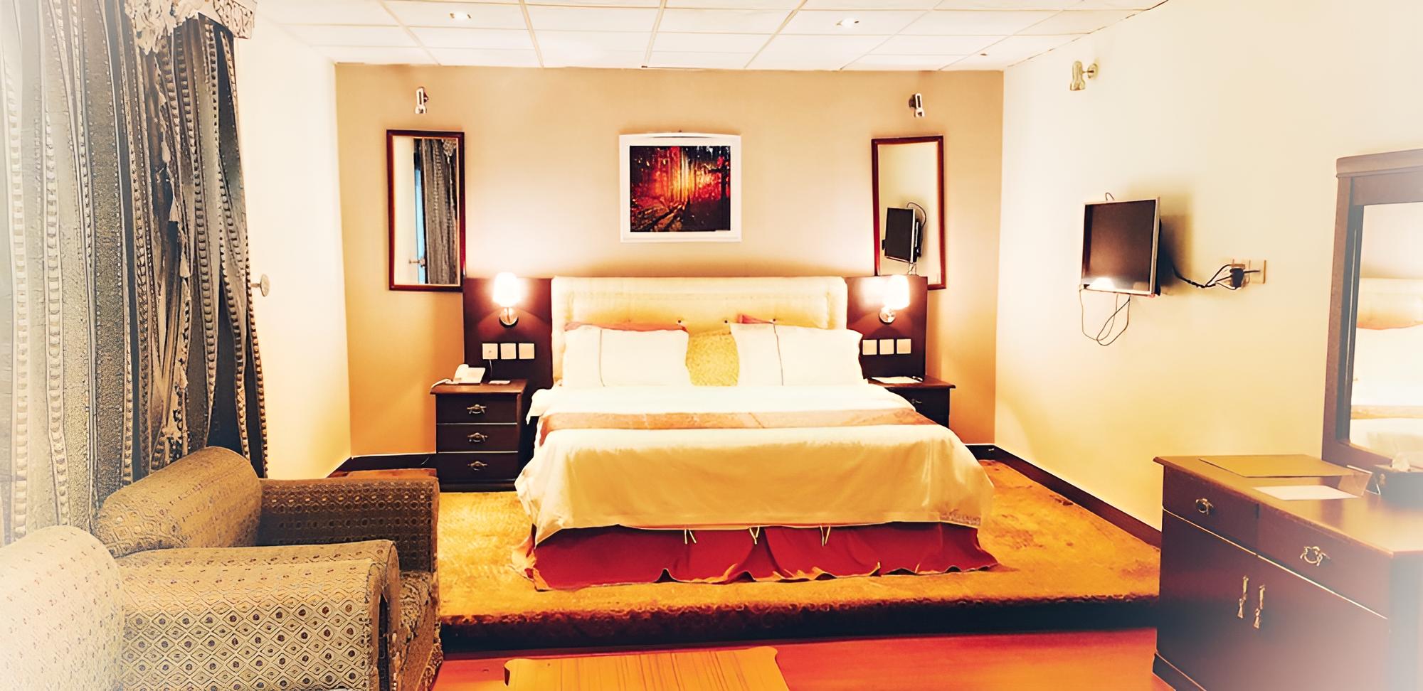 Suite, 2 Bedrooms, 2 Bathrooms photo 1