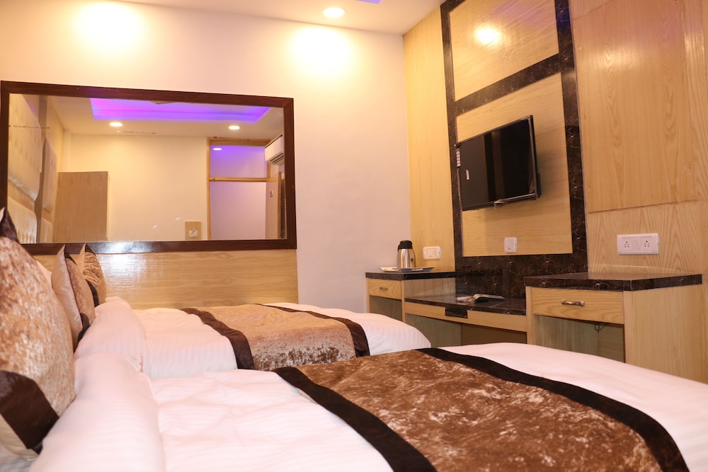 Deluxe Triple Room photo 2