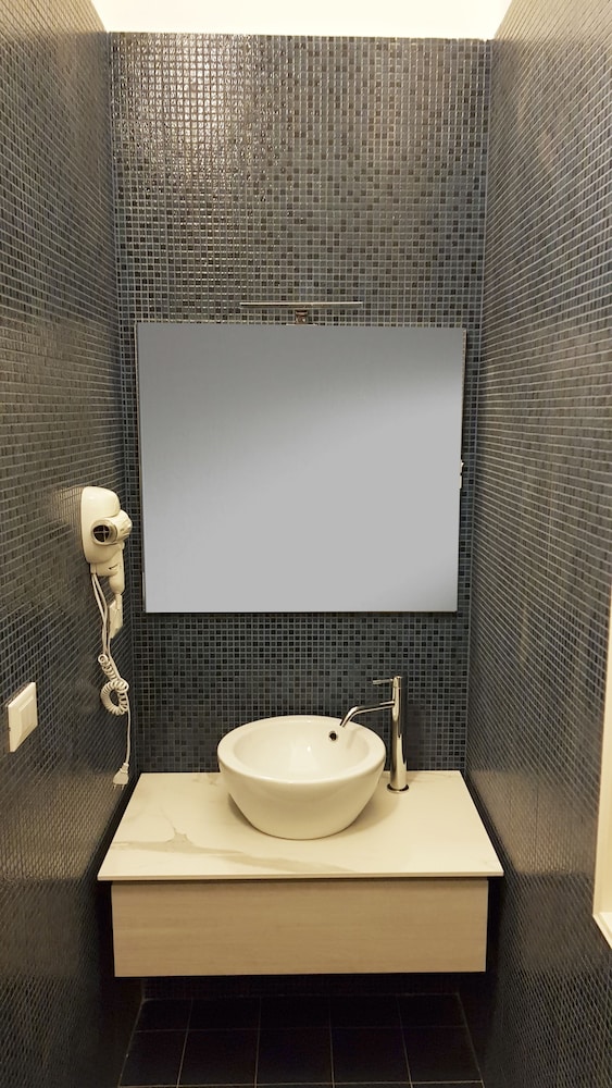Deluxe Room, Hot Tub, Sea View - Photo 12