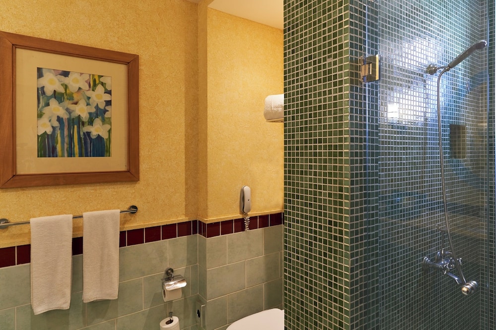 Standard Room Pool and Sea View Twin Bed - Photo 5