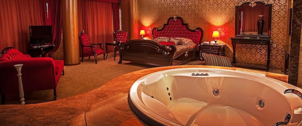 Deluxe Suite photo 1