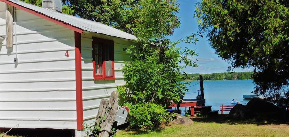 Traditional Cottage, 1 Double Bed, Kitchen, Bay View (Waterfront Cottage 4) photo 2