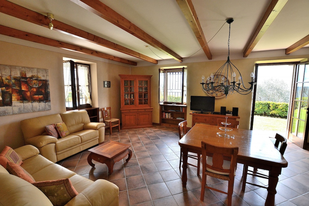 Apartment, 2 Bedrooms, Ground Floor photo 1