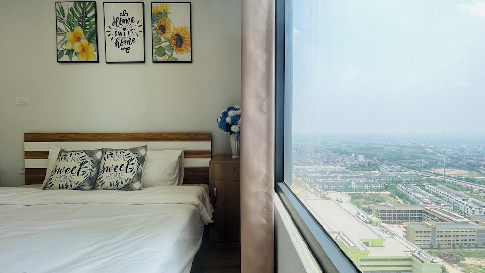 Romantic Studio Suite, City View