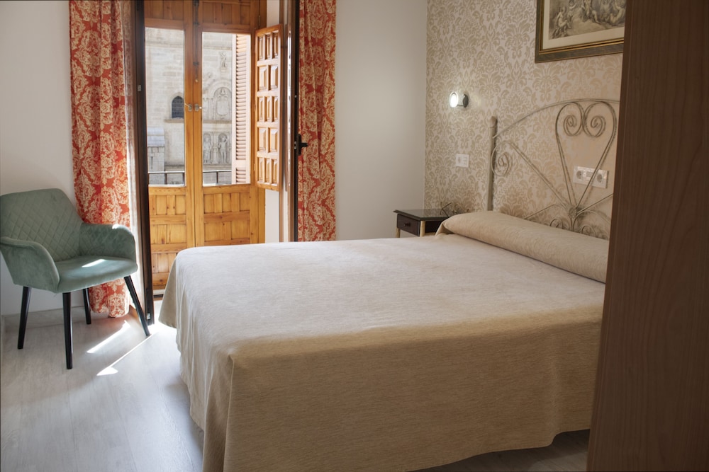 Superior Double or Twin Room photo 3