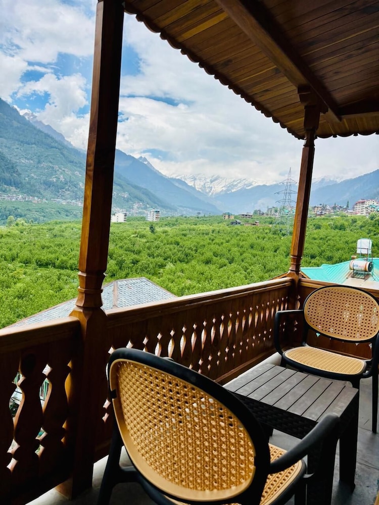 Luxury Room, City View