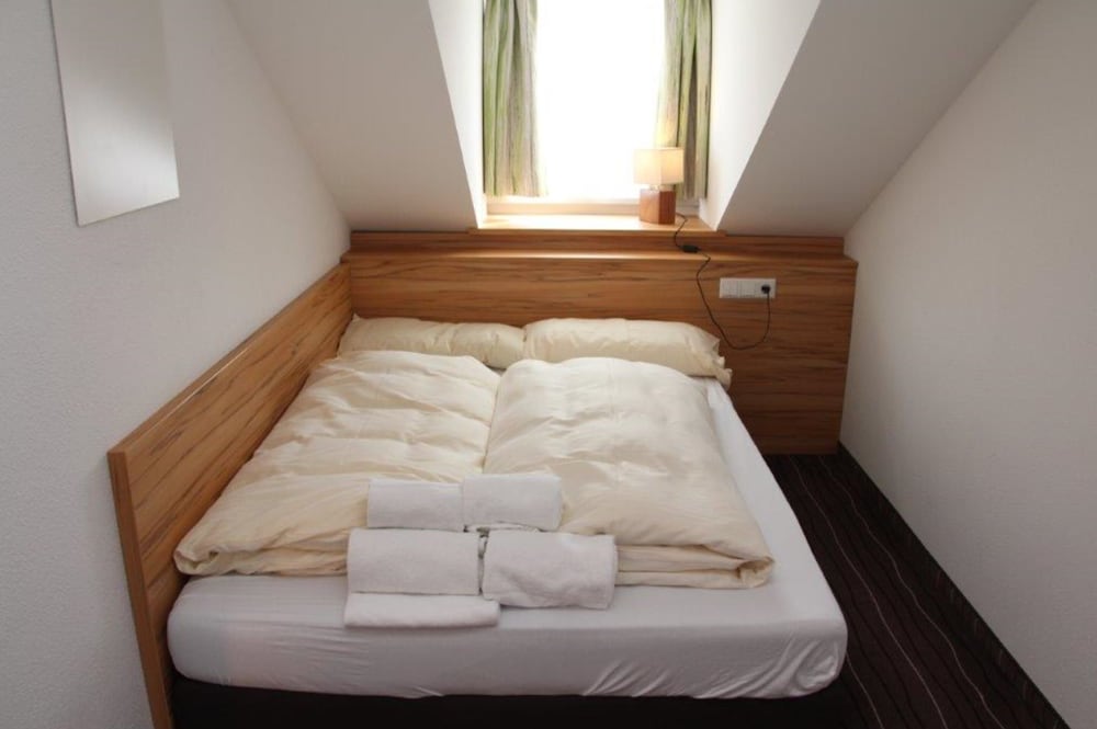 Standard Single Room, 1 Double Bed photo 2