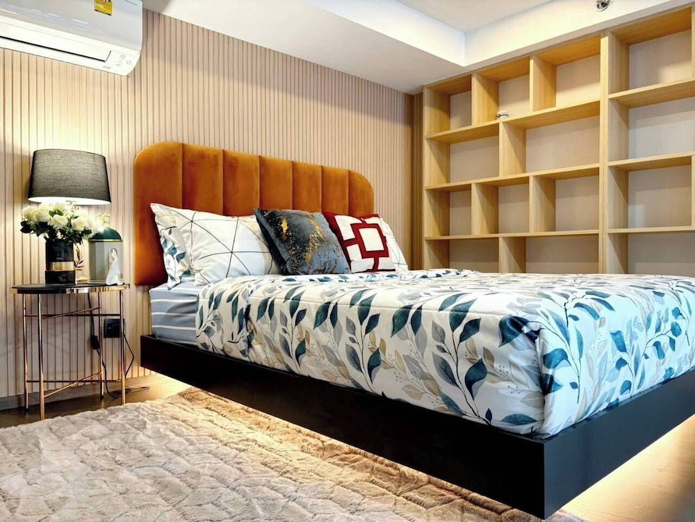 Basic Condo photo 3