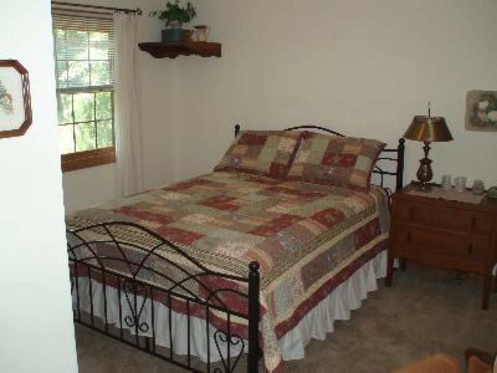 Standard Double Room, Ensuite (Qn05 Standard) photo 1