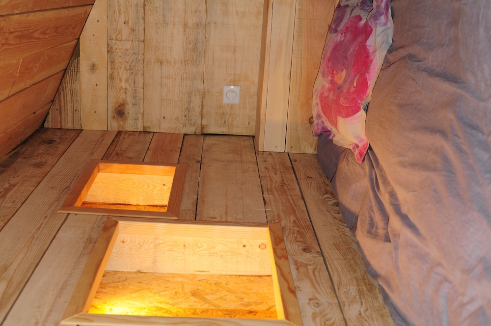 Room (Shire) photo 2
