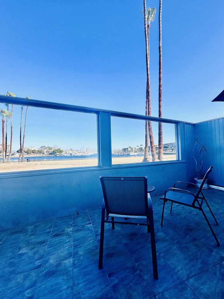 Comfort Room, 2 Double Beds, Patio, Marina View photo 2