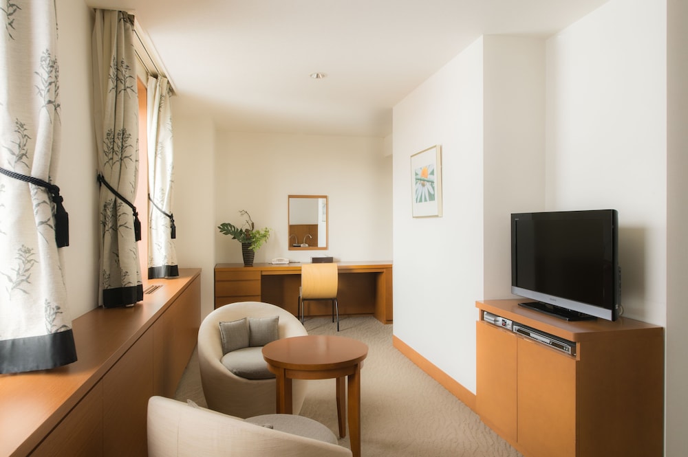Executive Deluxe Twin Room - Photo 3