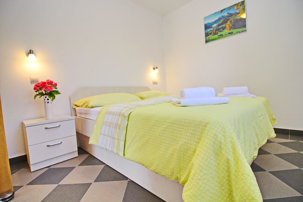 Apartment (One Bedroom Apartment with Terrace an) photo 3