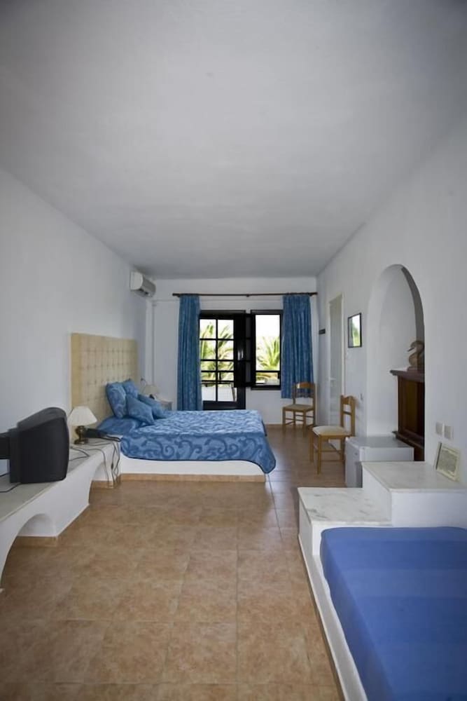 Double Room Sea View by the Pool photo 3