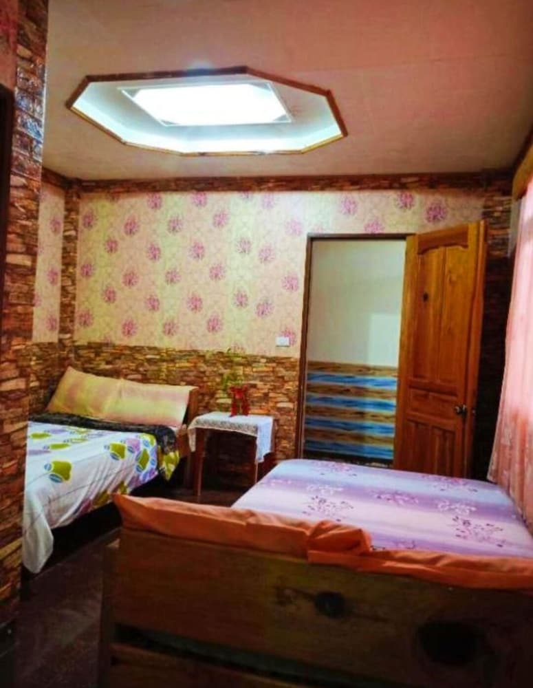 Quadruple Room, 1 Bedroom, Private Bathroom, Mountain View photo 1
