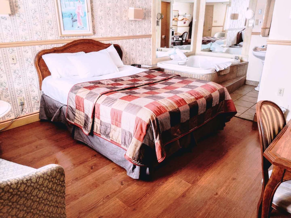 Junior Suite, 1 Queen Bed (Double Jacuzzi) photo 1