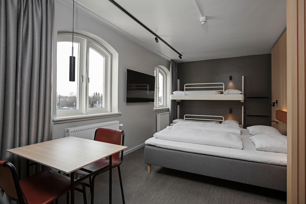 Family Studio, 1 King Bed